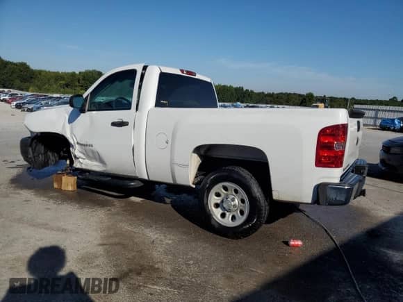 2013 Chevrolet Silverado 1500 Work Truck z VIN 1GCNCPEX3DZ141528, wystawiony jako Copart lot #70898545 z przebiegiem 106 514 mil mil oraz Szkoda całkowita • Salvage title. Historia ofert i sprzedaży dostępna na DreamBid. Obrazek 2.