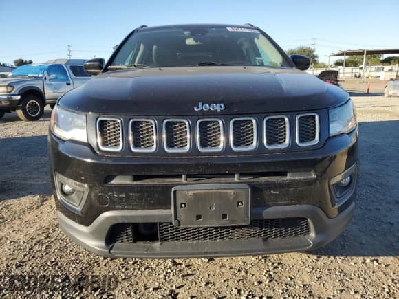 2020 Jeep Compass Latitude with VIN 3C4NJDBB2LT222085, listed as a Copart auction lot 82641105 with 74,258 mi miles and Clean title. Bid and sale history available at DreamBid. Image 5.