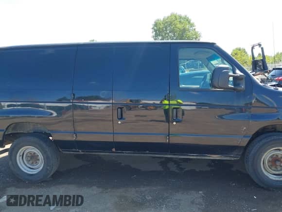 2011 Ford Econoline Cargo Commercial с VIN 1FTNE2EW0BDB11062, выставлен на аукционе IAAI как лот 43064698 с пробегом 260 192 миль миль и . История ставок и продаж доступна на DreamBid. Изображение 13.