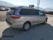 2016 Toyota Sienna Limited Premium with VIN 5TDDK3DC9GS142940, listed as a Copart auction lot 67657195 with 117,220 mi miles and Salvage title. Bid and sale history available at DreamBid. Image 3.