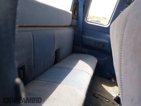 1994 Ford F-150 with VIN 1FTEX14N5RKA40427, listed as a IAAI auction lot 42100522 with 202,585 mi miles and . Bid and sale history available at DreamBid. Image 8.