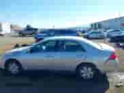 2006 Honda Accord LX z VIN 1HGCM56416A170980, wystawiony jako IAAI lot #43283364 z przebiegiem 198 336 mil mil oraz . Historia ofert i sprzedaży dostępna na DreamBid. Obrazek 14.