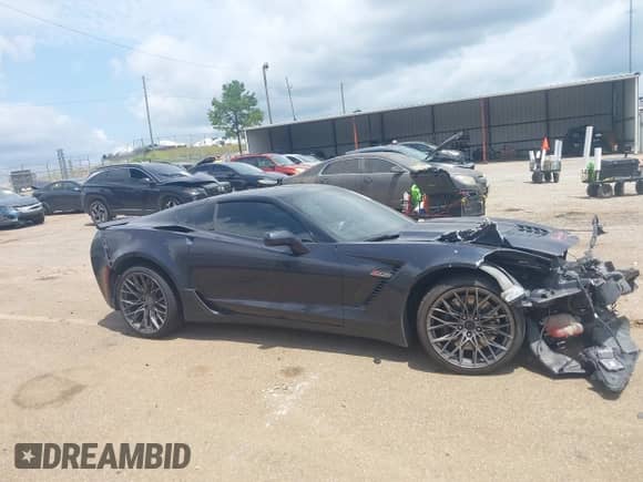 2015 Chevrolet Corvette Z06 3LZ with VIN 1G1YT2D6XF5601845, listed as a IAAI auction lot 42564055 with 99,989 mi miles and . Bid and sale history available at DreamBid. Image 14.