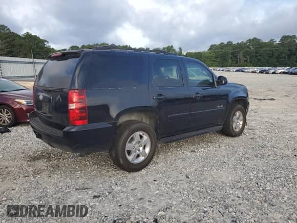 2007 Chevrolet Tahoe LS z VIN 1GNFC13C67J374590, wystawiony jako Copart lot #62826695 z przebiegiem 229 719 mil mil oraz Szkoda całkowita • Salvage title. Historia ofert i sprzedaży dostępna na DreamBid. Obrazek 3.