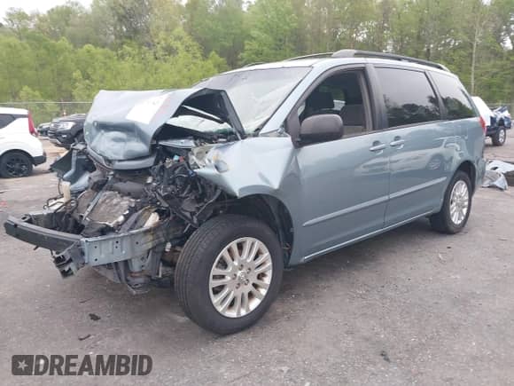 2008 Toyota Sienna LE with VIN 5TDBK23C18S014969, listed as a IAAI auction lot 41901943 with Not provided miles and . Bid and sale history available at DreamBid. Image 2.