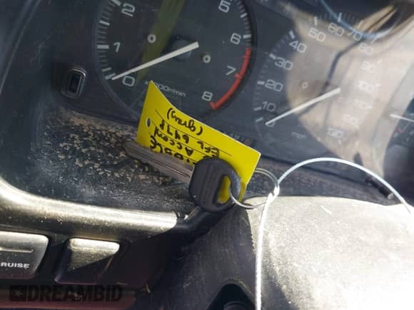 1993 Honda Accord z VIN 1HGCB7658PA175217, wystawiony jako IAAI lot #42737475 z przebiegiem 151 391 mil mil oraz . Historia ofert i sprzedaży dostępna na DreamBid. Obrazek 11.