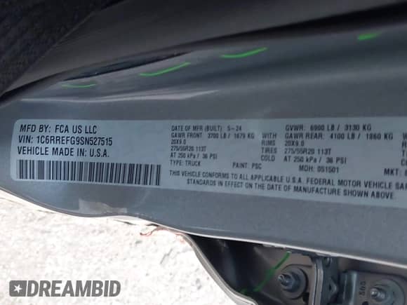 2025 Ram 1500 Big Horn z VIN 1C6RREFG9SN527515, wystawiony jako IAAI lot #41952115 z przebiegiem 8 009 mil mil oraz . Historia ofert i sprzedaży dostępna na DreamBid. Obrazek 9.