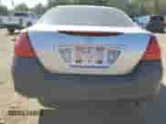 2007 Honda Accord LX z VIN 1HGCM56497A104601, wystawiony jako Copart lot #86326505 z przebiegiem Nie podano mil oraz Szkoda całkowita • Salvage title. Historia ofert i sprzedaży dostępna na DreamBid. Obrazek 6.