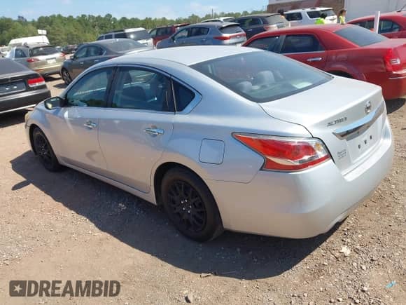 2015 Nissan Altima SL with VIN 1N4AL3AP7FC295250, listed as a IAAI auction lot 43162155 with 180,222 mi miles and . Bid and sale history available at DreamBid. Image 3.
