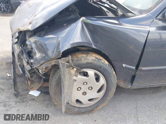 2005 Hyundai Accent GLS z VIN KMHCG35C35U366124, wystawiony jako IAAI lot #42552097 z przebiegiem 205 776 mil mil oraz . Historia ofert i sprzedaży dostępna na DreamBid. Obrazek 6.