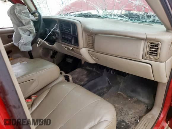 2001 Chevrolet Tahoe Special Service с VIN 1GNEC13VX1J285027, выставлен на аукционе Copart как лот 59173735 с пробегом 326 608 миль миль и Списание • Salvage title. История ставок и продаж доступна на DreamBid. Изображение 8.