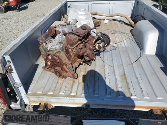 1986 Chevrolet S-10 z VIN 1GCCS14R2G8102739, wystawiony jako Copart lot #62724615 z przebiegiem 235 831 mil mil oraz Szkoda całkowita • Salvage title. Historia ofert i sprzedaży dostępna na DreamBid. Obrazek 11.