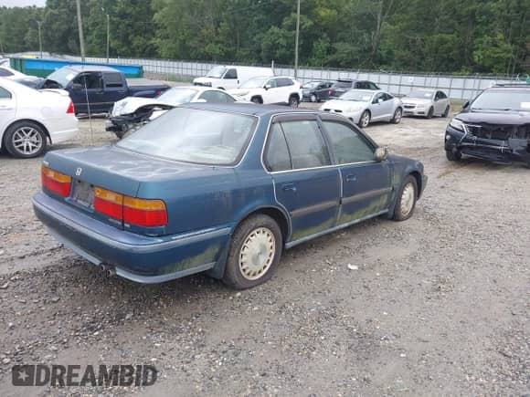1991 Honda Accord with VIN J8MCB7688MC069146, listed as a IAAI auction lot 42955738 with 174,385 mi miles and . Bid and sale history available at DreamBid. Image 4.