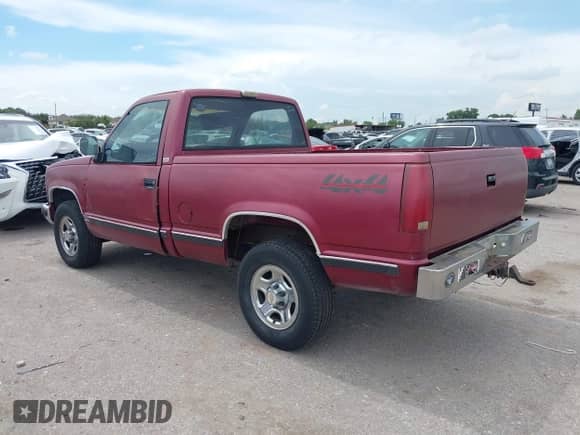 1988 GMC Sierra 1500 с VIN 1GTDK14K1JZ562516, выставлен на аукционе IAAI как лот 42576841 с пробегом 204 569 миль миль и . История ставок и продаж доступна на DreamBid. Изображение 3.