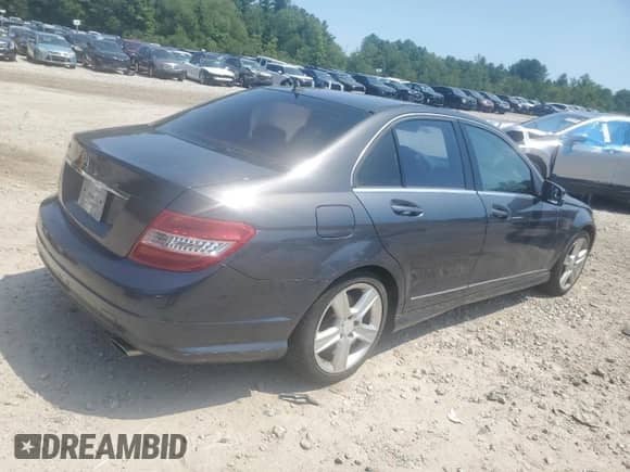 2010 Mercedes-Benz C 300 Sport с VIN WDDGF5EB1AR130733, выставлен на аукционе Copart как лот 67221705 с пробегом 137 815 миль миль и На запчасти • Non repairable. История ставок и продаж доступна на DreamBid. Изображение 3.