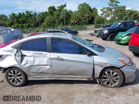 2016 Hyundai Accent SE z VIN KMHCU4AEXGU046274, wystawiony jako IAAI lot #43236034 z przebiegiem 64 466 mil mil oraz . Historia ofert i sprzedaży dostępna na DreamBid. Obrazek 14.