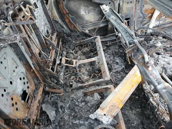 2012 Jeep Grand Cherokee SRT-8 z VIN 1C4RJFDJ3CC217104, wystawiony jako Copart lot #56361215 z przebiegiem Nie podano mil oraz Nie do naprawy • Non repairable. Historia ofert i sprzedaży dostępna na DreamBid. Obrazek 11.