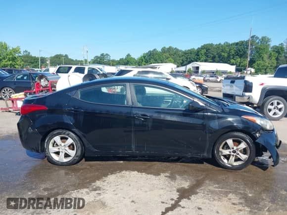 2011 Hyundai Elantra GLS z VIN 5NPDH4AE1BH053579, wystawiony jako IAAI lot #42516662 z przebiegiem Nie podano mil oraz . Historia ofert i sprzedaży dostępna na DreamBid. Obrazek 13.