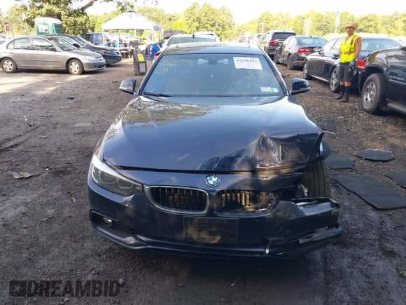 2018 BMW 4 Series 430i xDrive with VIN WBA4J3C5XJBG91597, listed as a IAAI auction lot 42840442 with 101,022 mi miles and . Bid and sale history available at DreamBid. Image 12.