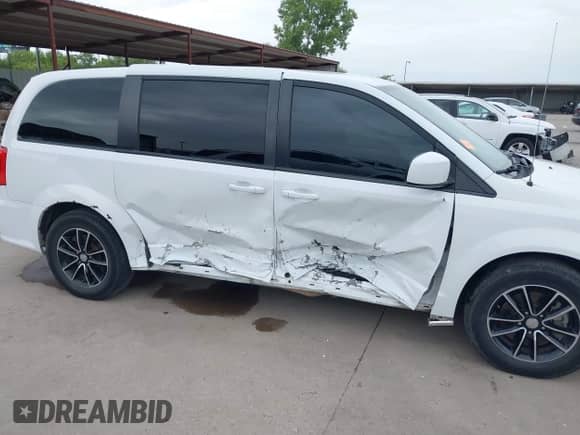 2018 Dodge Grand Caravan SE z VIN 2C4RDGBG0JR202794, wystawiony jako IAAI lot #42661539 z przebiegiem 125 361 mil mil oraz . Historia ofert i sprzedaży dostępna na DreamBid. Obrazek 6.