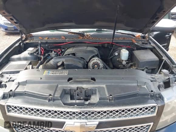 2008 Chevrolet Suburban 3LT with VIN 1GNFC16J08J199636, listed as a IAAI auction lot 42647109 with 201,233 mi miles and . Bid and sale history available at DreamBid. Image 10.