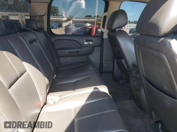2011 GMC Sierra 1500 SLT z VIN 3GTP2WE38BG379942, wystawiony jako Copart lot #64593615 z przebiegiem 230 221 mil mil oraz Szkoda całkowita • Salvage title. Historia ofert i sprzedaży dostępna na DreamBid. Obrazek 10.