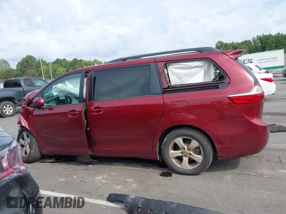 2015 Toyota Sienna LE with VIN 5TDKK3DC4FS673744, listed as a IAAI auction lot 43096267 with 170,490 mi miles and . Bid and sale history available at DreamBid. Image 15.