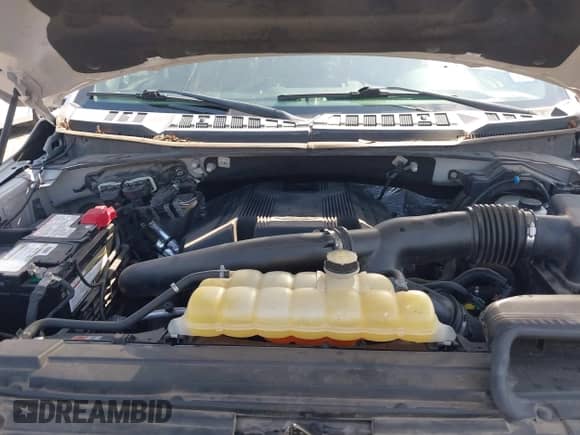 2018 Ford F-150 XLT z VIN 1FTEW1EG4JKD73029, wystawiony jako IAAI lot #43200359 z przebiegiem 72 883 mil mil oraz . Historia ofert i sprzedaży dostępna na DreamBid. Obrazek 10.