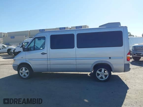 2005 Dodge Sprinter Passenger with VIN WD8PD644155797182, listed as a IAAI auction lot 42898253 with 132,218 mi miles and . Bid and sale history available at DreamBid. Image 15.