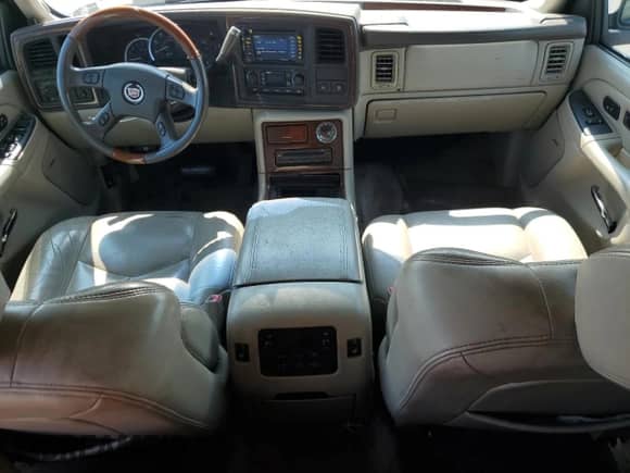 2004 Cadillac Escalade ESV z VIN 3GYFK66N14G216610, wystawiony jako Copart lot #64148865 z przebiegiem 226 852 mil mil oraz Czysty tytuł • Clean title. Historia ofert i sprzedaży dostępna na DreamBid. Obrazek 8.