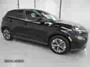 2023 Hyundai Kona SE z VIN KM8K23AG1PU191555, wystawiony jako Copart lot #72044765 z przebiegiem 74 009 mil mil oraz Nie do naprawy • Non repairable. Historia ofert i sprzedaży dostępna na DreamBid. Obrazek 4.