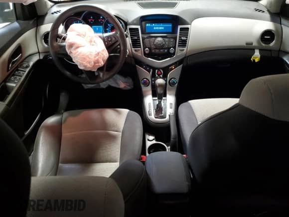 2014 Chevrolet Cruze LS с VIN 1G1PA5SH8E7181612, выставлен на аукционе Copart как лот 66523375 с пробегом 62 441 миль миль и Списание • Salvage title. История ставок и продаж доступна на DreamBid. Изображение 8.