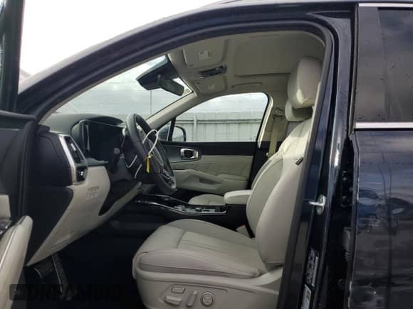 2023 Kia Sorento SX Prestige with VIN KNDRMDLH7P5201542, listed as a Copart auction lot 44216375 with 9,919 mi miles and Salvage title. Bid and sale history available at DreamBid. Image 7.