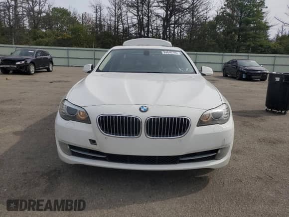 2011 BMW 5 Series 528i с VIN WBAFR1C54BDJ97986, выставлен на аукционе Copart как лот 84646795 с пробегом 212 594 миль миль и Списание • Salvage title. История ставок и продаж доступна на DreamBid. Изображение 5.