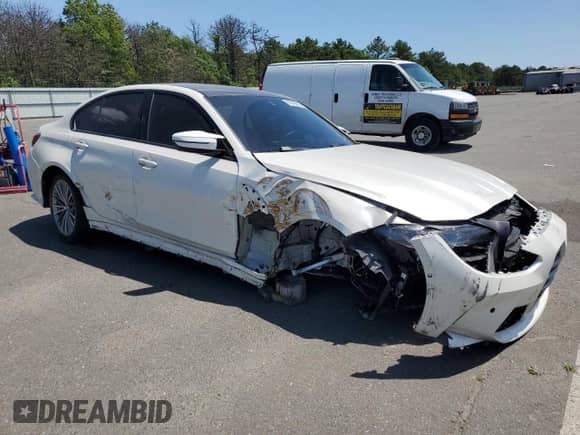 2024 BMW M3 Competition xDrive с VIN WBS43AY08RFT30877, выставлен на аукционе Copart как лот 61649565 с пробегом 11 220 миль миль и На запчасти • Non repairable. История ставок и продаж доступна на DreamBid. Изображение 4.