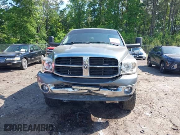 2007 Dodge 2500 Laramie z VIN 3D7KS29C57G709790, wystawiony jako IAAI lot #42055060 z przebiegiem 218 369 mil mil oraz . Historia ofert i sprzedaży dostępna na DreamBid. Obrazek 12.