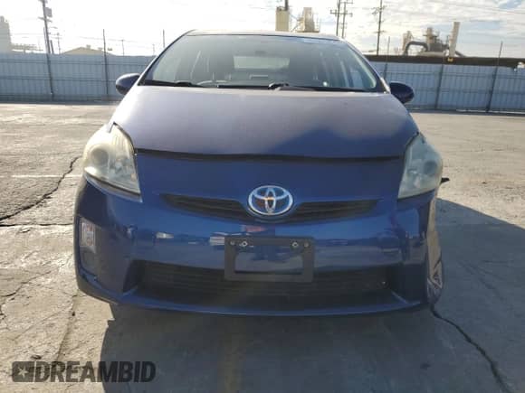 2010 Toyota Prius III with VIN JTDKN3DU3A0131014, listed as a Copart auction lot 82065475 with 114,505 mi miles and Salvage title. Bid and sale history available at DreamBid. Image 5.