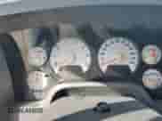 2007 Dodge 1500 SLT z VIN 3D7KR19D97G714120, wystawiony jako Copart lot #56861854 z przebiegiem 162 633 mil mil oraz Szkoda całkowita • Salvage title. Historia ofert i sprzedaży dostępna na DreamBid. Obrazek 9.