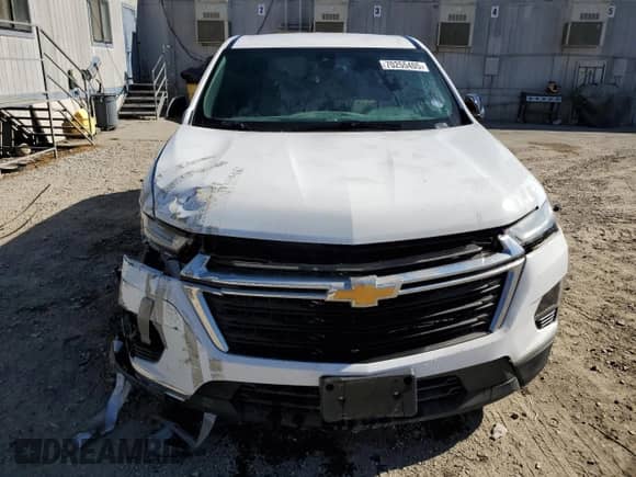 2022 Chevrolet Traverse LS z VIN 1GNEVFKW2NJ180716, wystawiony jako Copart lot #70255405 z przebiegiem 32 365 mil mil oraz Szkoda całkowita • Salvage title. Historia ofert i sprzedaży dostępna na DreamBid. Obrazek 5.