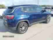 2020 Jeep Compass Latitude z VIN 3C4NJCBB1LT224727, wystawiony jako IAAI lot #41683813 z przebiegiem 36 107 mil mil oraz . Historia ofert i sprzedaży dostępna na DreamBid. Obrazek 4.