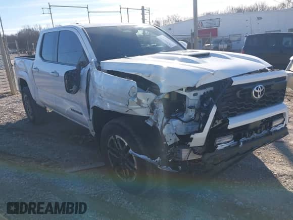 2024 Toyota Tacoma SR5 with VIN 3TMLB5JN1RM022825, listed as a IAAI auction lot 41356038 with 3,977 mi miles and . Bid and sale history available at DreamBid. Image 1.