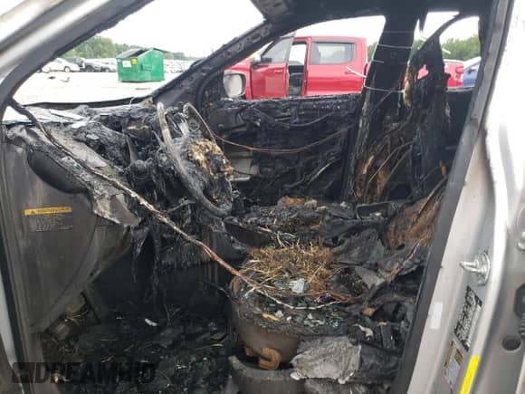 2013 Hyundai Santa Fe Sport z VIN 5XYZU3LA4DG098743, wystawiony jako Copart lot #60268705 z przebiegiem Nie podano mil oraz Nie do naprawy • Non repairable. Historia ofert i sprzedaży dostępna na DreamBid. Obrazek 7.