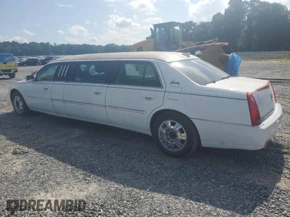 2009 Cadillac DTS Professional Limousine с VIN 1GEEK90Y09U550239, выставлен на аукционе Copart как лот 56123134 с пробегом Не указан миль и Списание • Salvage title. История ставок и продаж доступна на DreamBid. Изображение 2.