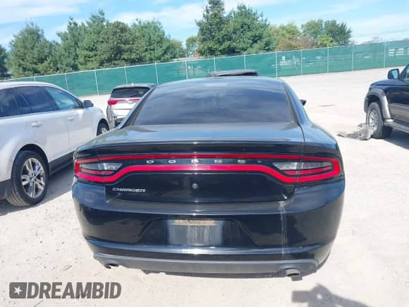 2015 Dodge Charger Police z VIN 2C3CDXAG2FH890743, wystawiony jako IAAI lot #43327061 z przebiegiem 12 mil mil oraz . Historia ofert i sprzedaży dostępna na DreamBid. Obrazek 16.