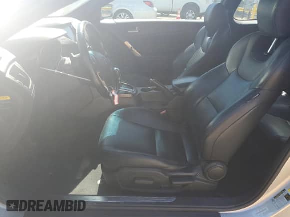 2013 Hyundai Genesis Coupe R-Spec с VIN KMHHU6KJ5DU093009, выставлен на аукционе Copart как лот 73159774 с пробегом 85 449 миль миль и Списание • Salvage title. История ставок и продаж доступна на DreamBid. Изображение 7.