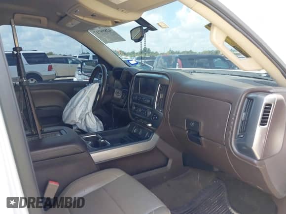 2017 Chevrolet Silverado 1500 LTZ z VIN 3GCUKSEJ8HG153838, wystawiony jako IAAI lot #42899717 z przebiegiem 188 513 mil mil oraz . Historia ofert i sprzedaży dostępna na DreamBid. Obrazek 5.