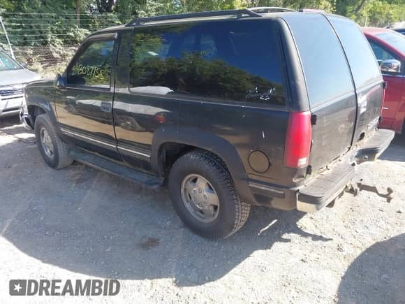 1996 Chevrolet Tahoe с VIN 3GNEK18R0TG145796, выставлен на аукционе IAAI как лот 43087155 с пробегом 187 452 миль миль и . История ставок и продаж доступна на DreamBid. Изображение 3.