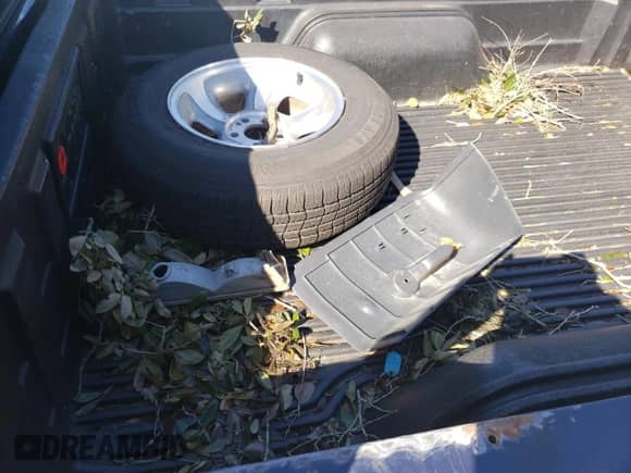 2002 Chevrolet S-10 LS with VIN 1GCCS145X28102414, listed as a Copart auction lot 76543574 with 185,819 mi miles and Salvage title. Bid and sale history available at DreamBid. Image 13.