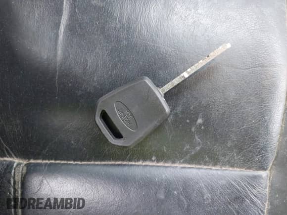 2018 Ford F-150 XL z VIN 1FTEW1EP7JKF35560, wystawiony jako IAAI lot #43206536 z przebiegiem 115 571 mil mil oraz . Historia ofert i sprzedaży dostępna na DreamBid. Obrazek 11.