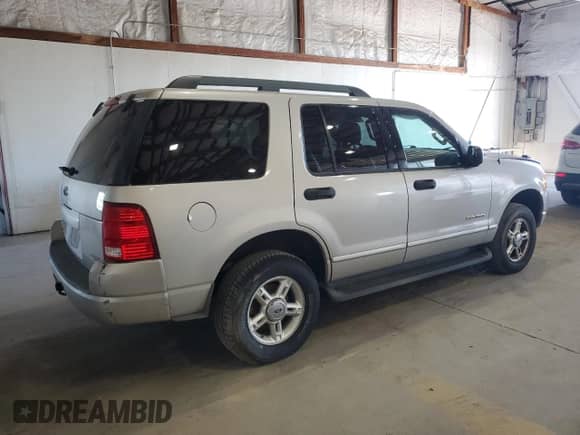 2005 Ford Explorer XLT with VIN 1FMZU73K15UA20562, listed as a Copart auction lot 87428135 with 93,877 mi miles and Clean title. Bid and sale history available at DreamBid. Image 3.